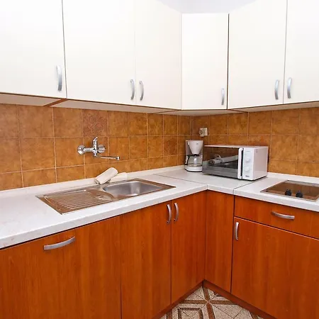 Rocka 1195 Apartment *