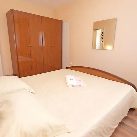 Rocka 1195 Apartment *