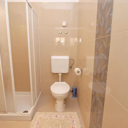 Rocka 1195 Apartment