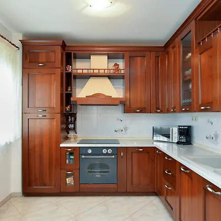 Rocka 1195 Apartment *